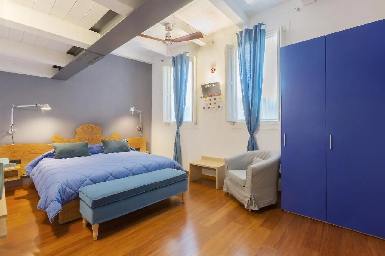 פררה Malagigi Guest House לינה וארוחת בוקר