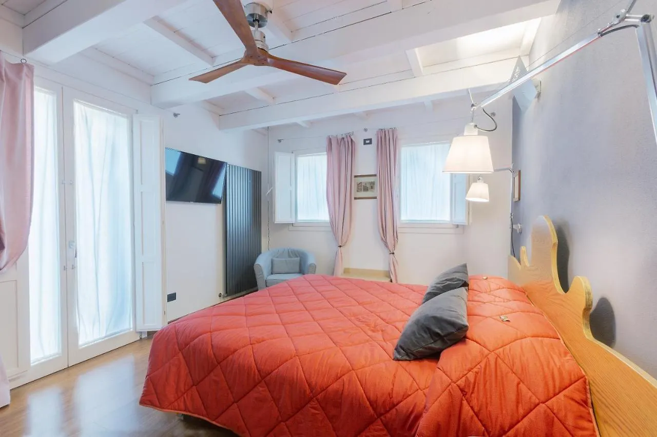 לינה וארוחת בוקר פררה Malagigi Guest House איטליה