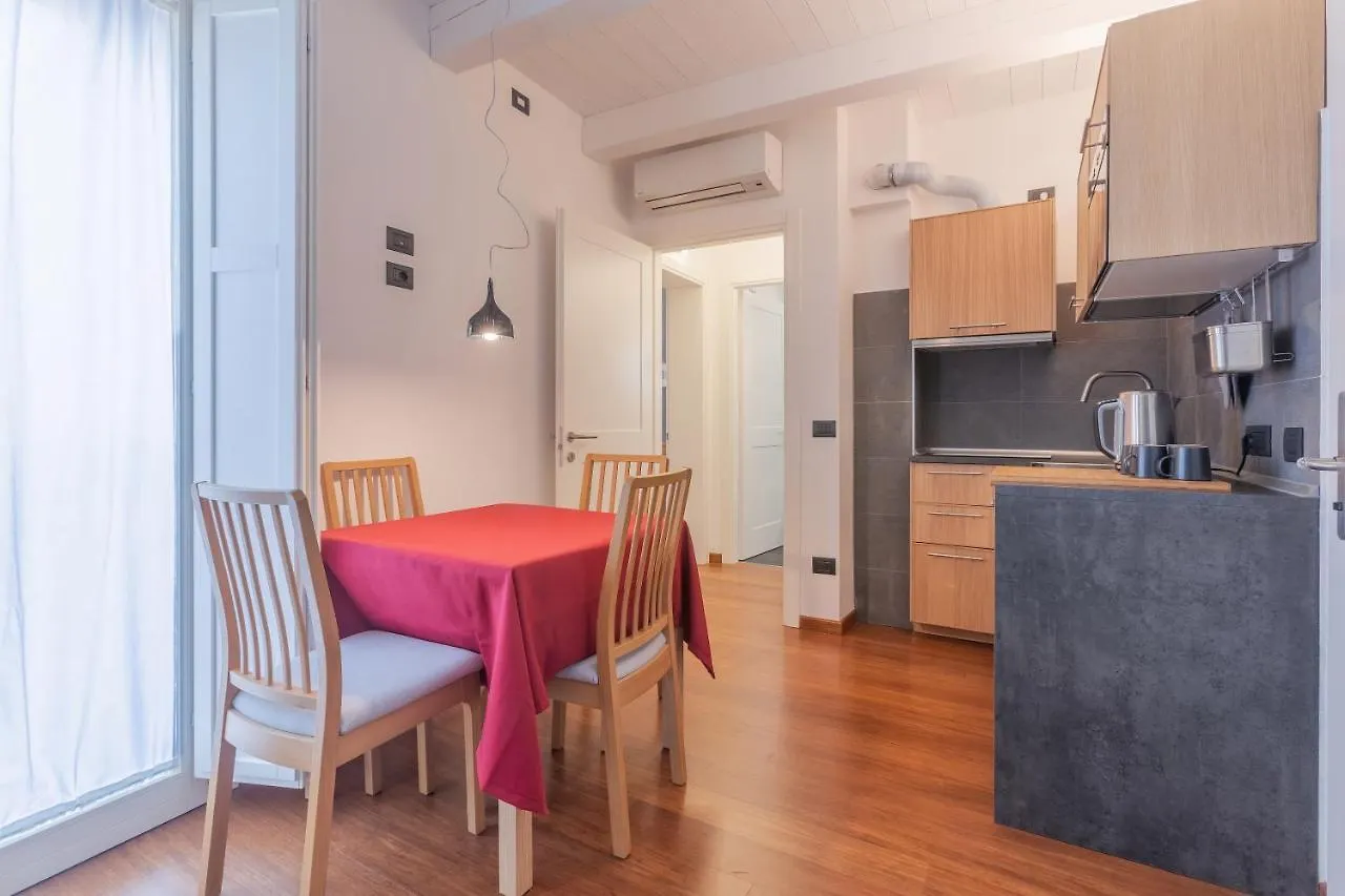 לינה וארוחת בוקר פררה Malagigi Guest House